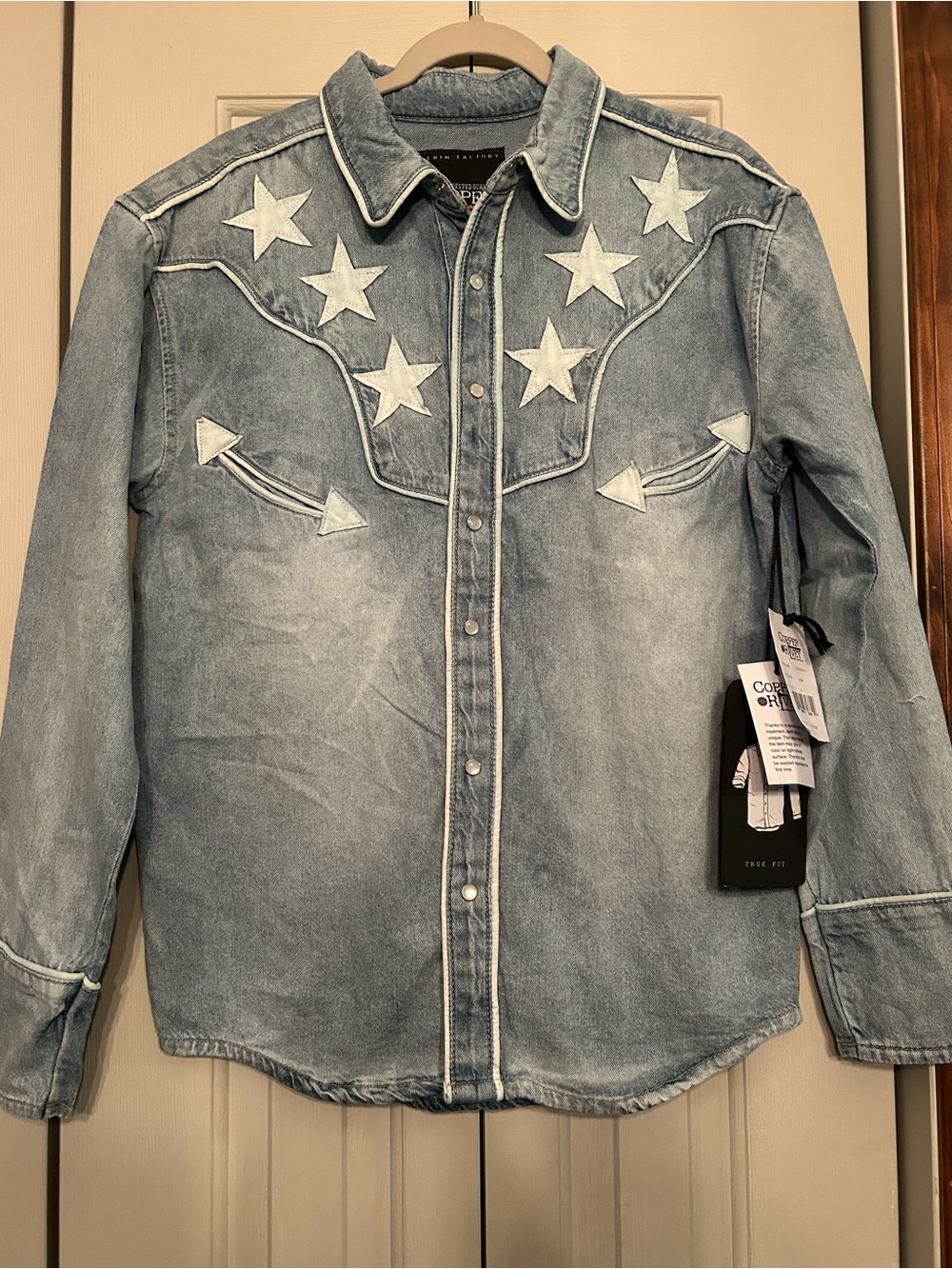 Copper Rivet NWT Denim Western Star Snap Shirt - Light Blue
